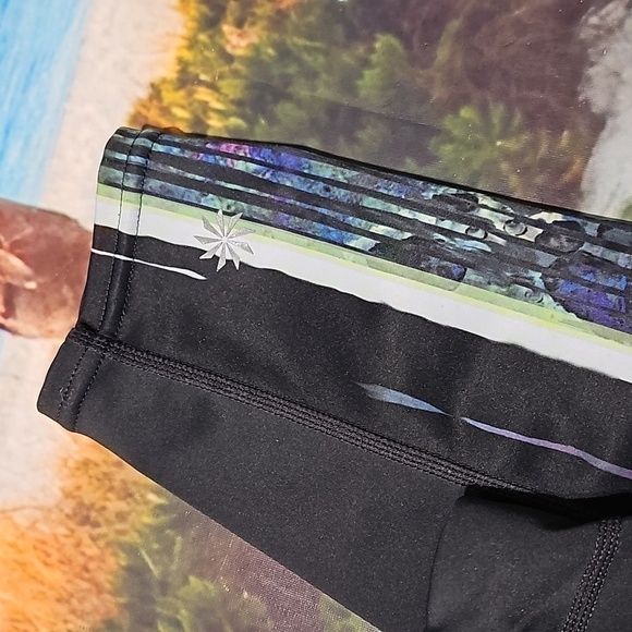 Athleta Capri Leggings Size Small - Picture 8 of 8